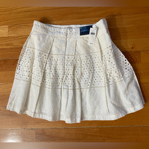 Beautiful Banana Republic preppy eyelet skirt: NWT - Picture 1 of 6